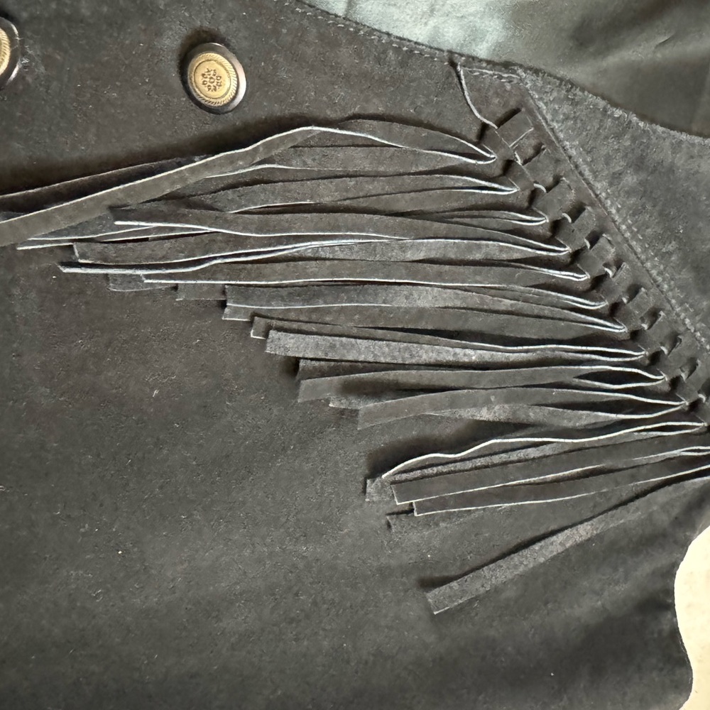 Black Fringe Women's Vest - Picture 4 of 7